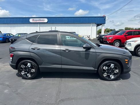 Used 2024 Hyundai Kona SEL image 2
