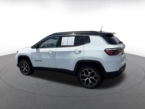 Used 2025 Jeep Compass Limited AWD/4WD image 9