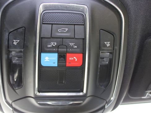 Used 2023 Jeep Grand Cherokee L Laredo image 43