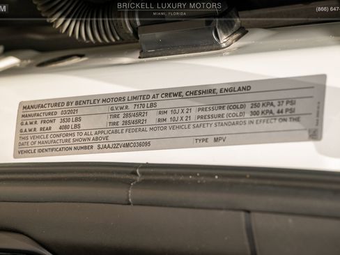 Used 2021 Bentley Bentayga Plug-In Hybrid AWD/4WD image 44
