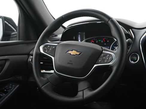 Used 2023 Chevrolet Traverse LT FWD image 14