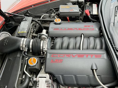 Used 2006 Chevrolet Corvette Coupe w/ Preferred Equipment Group RWD image 27