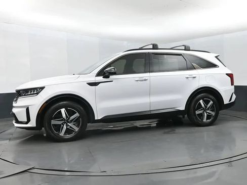 Used 2022 Kia Sorento S FWD image 5