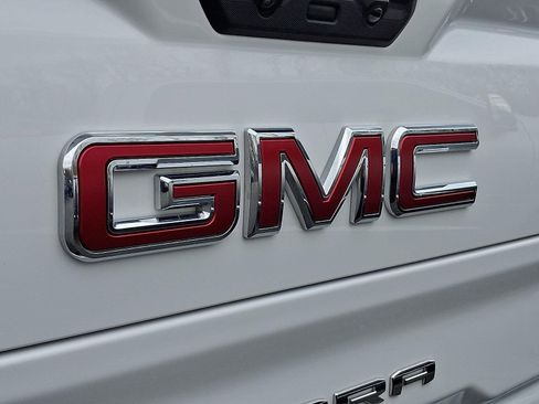 Used 2025 GMC Sierra 1500 AT4 AWD/4WD image 30