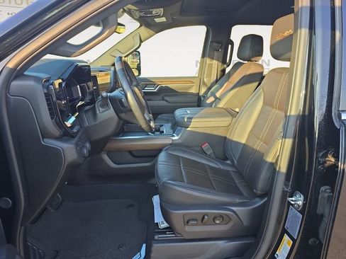 Used 2025 Chevrolet Silverado 2500 High Country w/ High Country Premium Package AWD/4WD image 9
