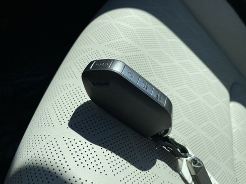 New 2026 Kia Carnival SX image 49