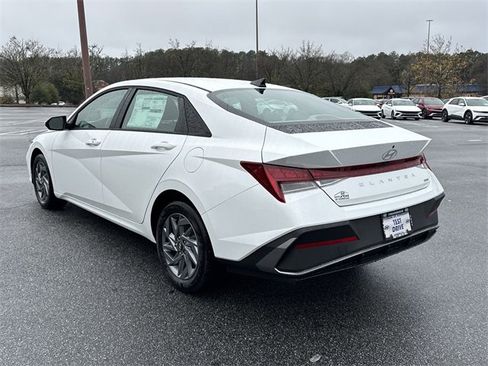 New 2026 Hyundai Elantra Blue image 5