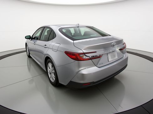 Used 2025 Toyota Camry LE image 6