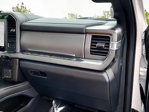 Used 2024 Ford F450 Platinum w/ FX4 Off-Road Package image 17