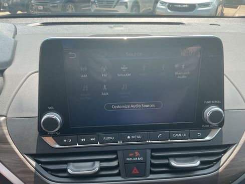 Used 2025 Nissan Altima 2.5 SV FWD image 26