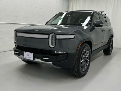 Used 2023 Rivian R1S Adventure image 4