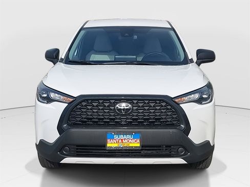 Used 2022 Toyota Corolla Cross L image 2