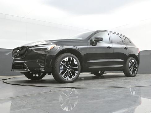 New 2026 Volvo XC60 B5 Plus w/ Climate Package AWD/4WD image 31