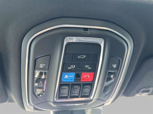 New 2025 Jeep Grand Cherokee L Limited image 12