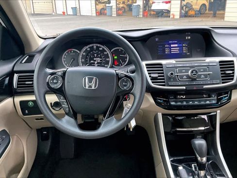 Used 2017 Honda Accord LX image 8