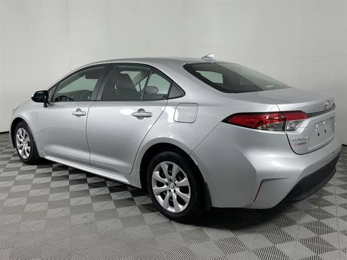 Certified 2025 Toyota Corolla LE image 5