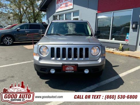 Used 2017 Jeep Patriot Sport w/ Power Value Group FWD image 2