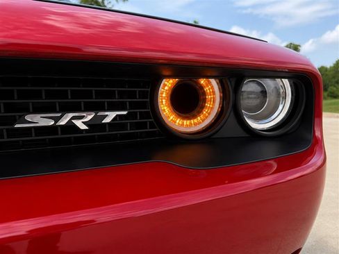 Used 2015 Dodge Challenger SRT Hellcat RWD image 10
