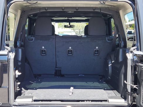 Used 2023 Jeep Wrangler Unlimited Rubicon image 9