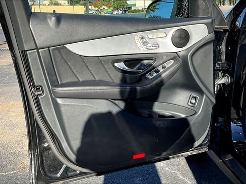 Used 2022 Mercedes-Benz GLC 300 image 21