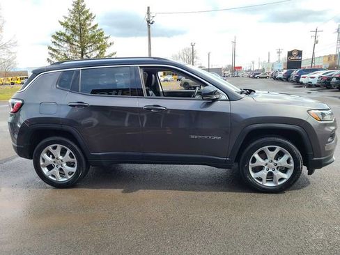 Used 2022 Jeep Compass Limited image 5