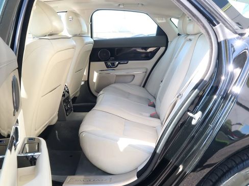 Used 2017 Jaguar XJ R-Sport image 18