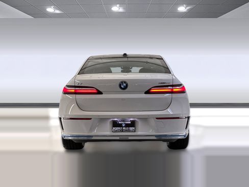 Certified 2023 BMW i7 xDrive60 w/ Executive Package 2 AWD/4WD image 9