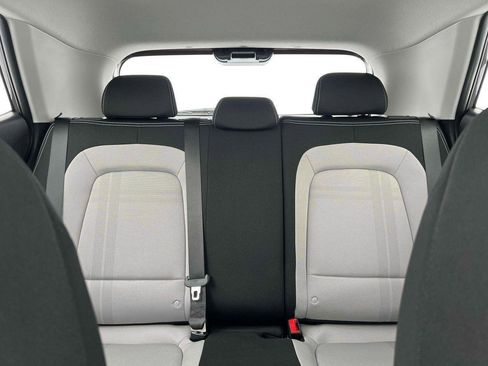 New 2025 Hyundai Venue SEL image 16