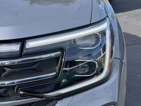 Used 2025 Volkswagen Atlas SE image 6