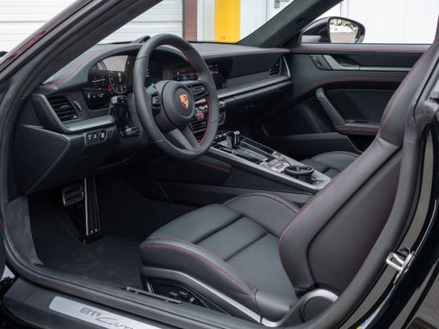 New 2026 Porsche 911 Carrera S image 4