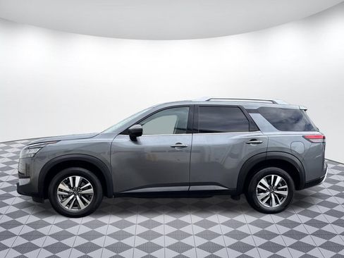 Used 2025 Nissan Pathfinder SL AWD/4WD image 4