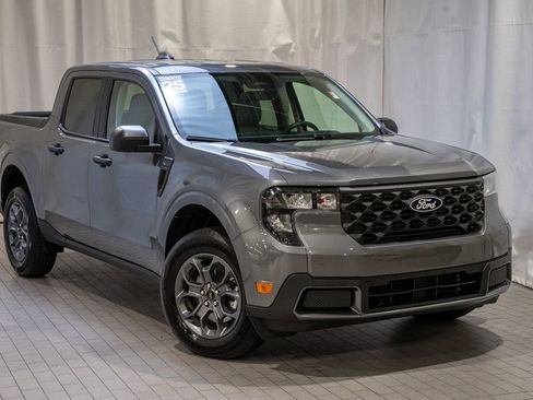 Used 2025 Ford Maverick XLT image 1