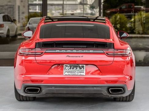 Used 2018 Porsche Panamera 4 image 9