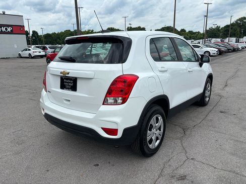 Used 2017 Chevrolet Trax LS FWD image 3