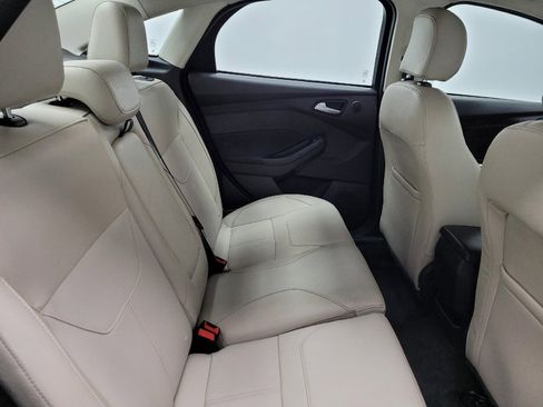 Used 2018 Ford Focus Titanium image 19