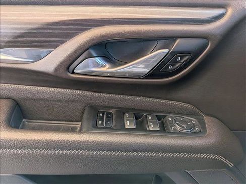 Used 2021 GMC Yukon Denali w/ Denali Premium Package AWD/4WD image 15