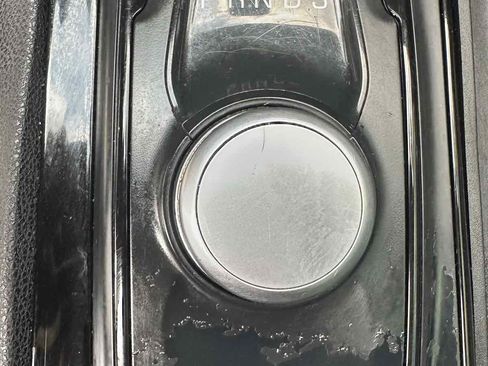 Used 2018 Chrysler 300 S RWD image 21