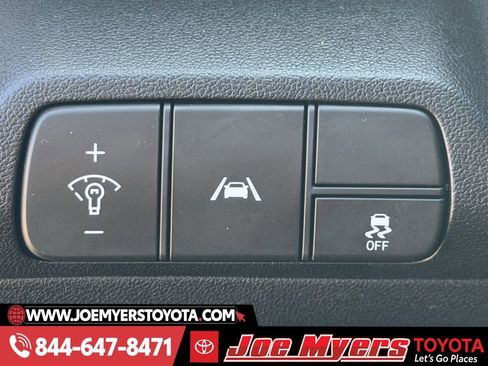 Used 2023 Hyundai Elantra SEL w/ Convenience Package image 24