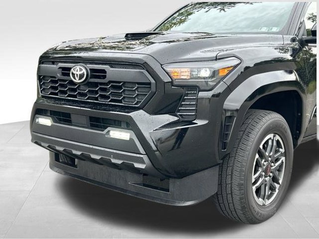 Used 2024 Toyota Tacoma TRD Sport AWD/4WD image 9