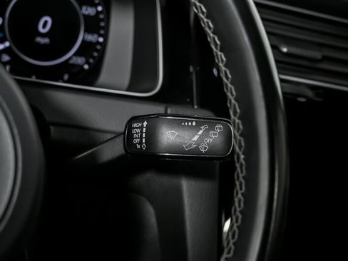 Used 2019 Volkswagen Golf 4-Door image 25