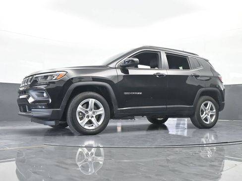 Used 2024 Jeep Compass Latitude image 53