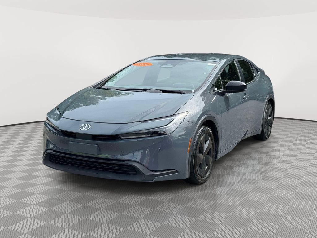 Used 2024 Toyota Prius LE FWD image 3