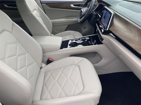 New 2026 Volkswagen Atlas SE image 8