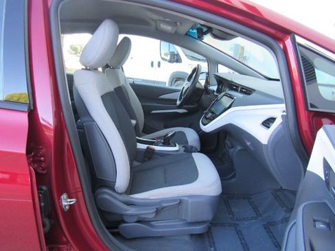 Used 2020 Chevrolet Bolt LT image 18