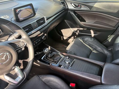 Used 2018 MAZDA MAZDA3 Grand Touring w/ Premium Equipment Package image 12