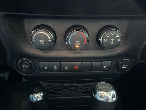 Used 2018 Jeep Wrangler Unlimited Sport S image 25