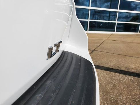 New 2025 Chevrolet Suburban LT w/ Comfort Package image 32