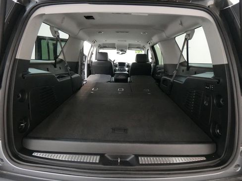 Used 2020 Chevrolet Suburban LT image 29