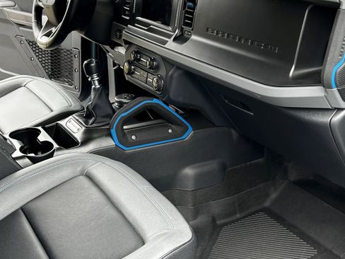 Used 2022 Ford Bronco Black Diamond AWD/4WD image 8