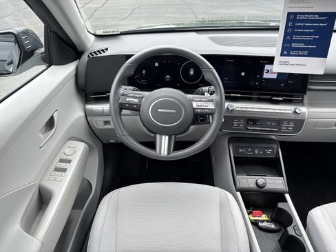 Used 2025 Hyundai Kona SEL AWD/4WD image 16